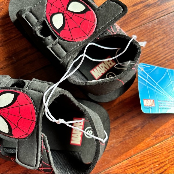 Marvel Spiderman Open Toe Sandals Toddler Boys Sz 5-6 Small Super Hero New - Picture 9 of 12